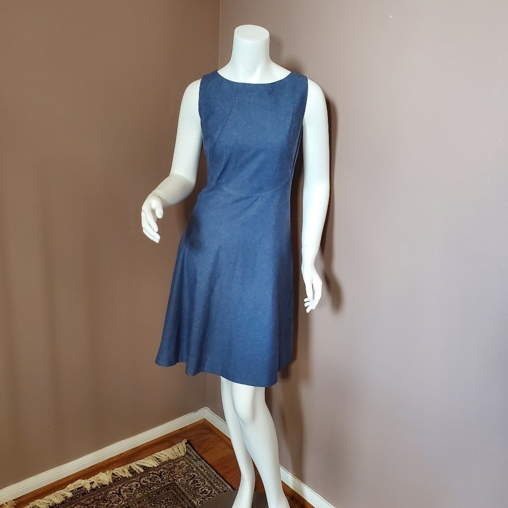 TAHARI Arthur Levine sleeveless chambray dress size 2P
